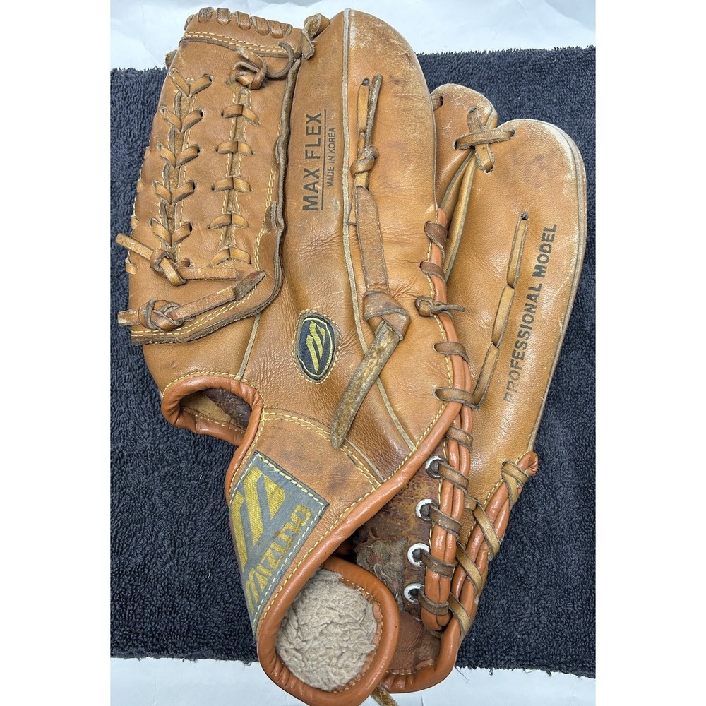 Mizuno MT1900 Brown Leather Right Hand Throw Baseball Glove